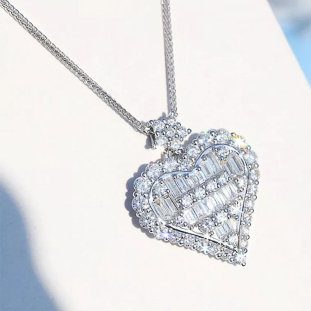 🎀18k Aesthetic Diamond Heart Pendant